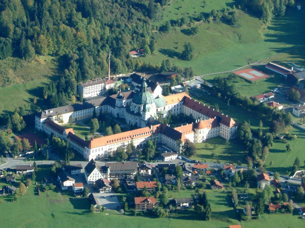 Gaestehaus Alpina Bad Kohlgrub Exterior photo